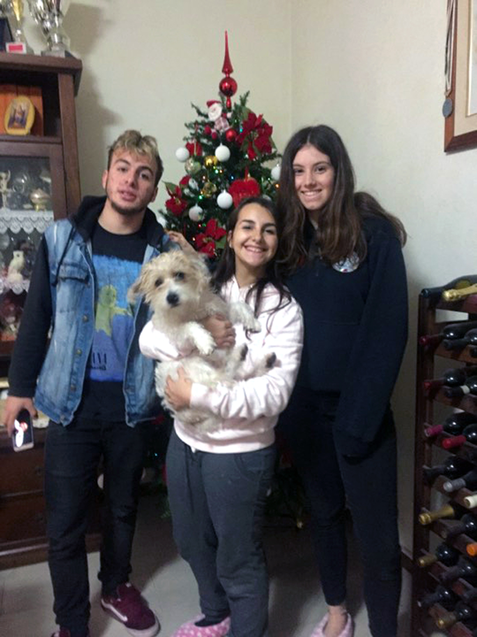 andi-host-fam