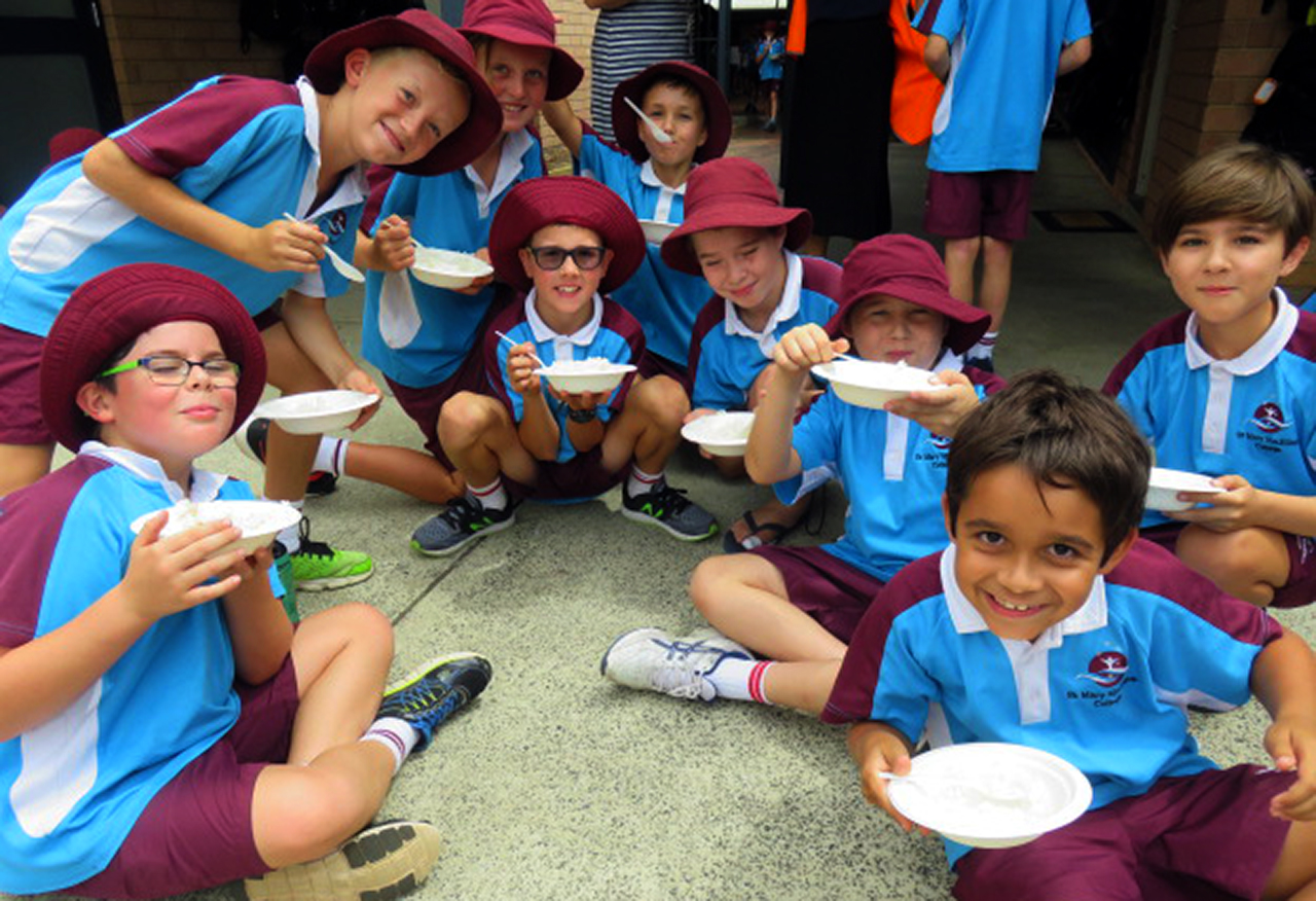 Students begin Lent with Rice Day