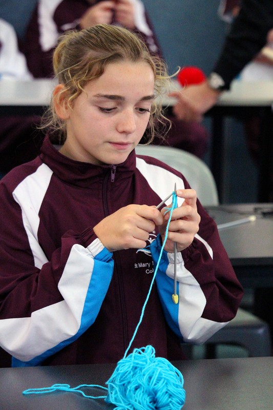Crafty Year 7s knit squares for service (3)