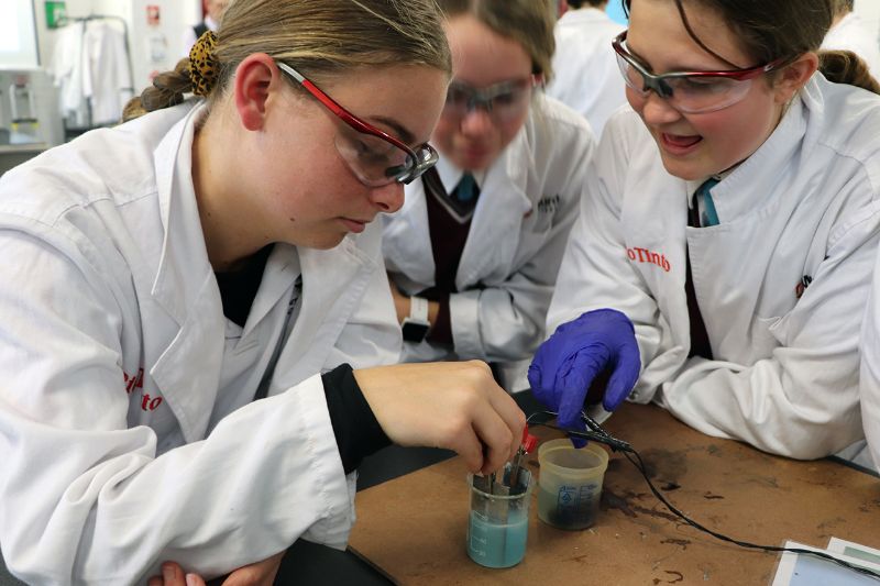 Murdoch University’s ‘Metal Men’ inspire STEM careers (11)
