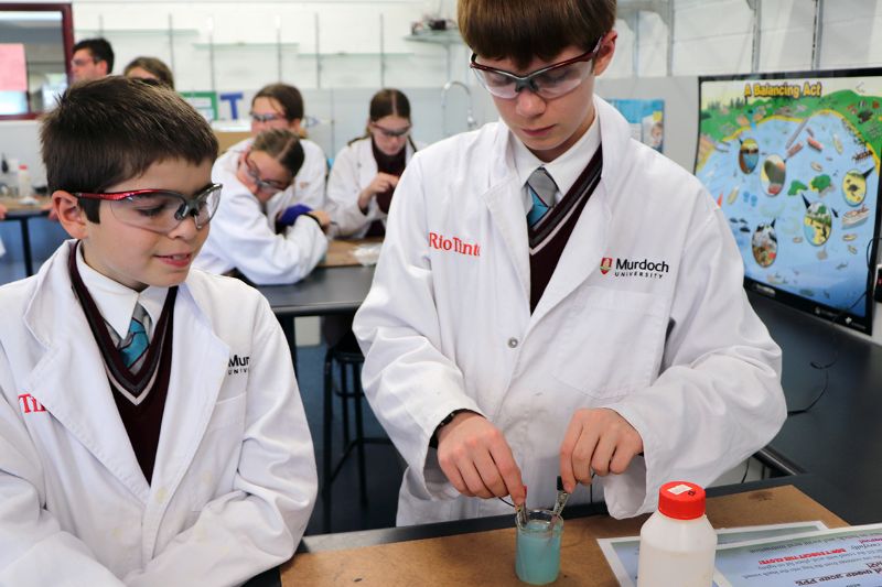 Murdoch University’s ‘Metal Men’ inspire STEM careers (9)